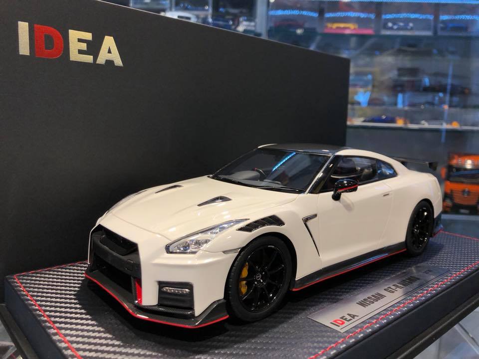 【🎁2026 najlepší novoročný darček🎁】🎄Supercar——🏎️Realistický motor GTR a svetelné efekty